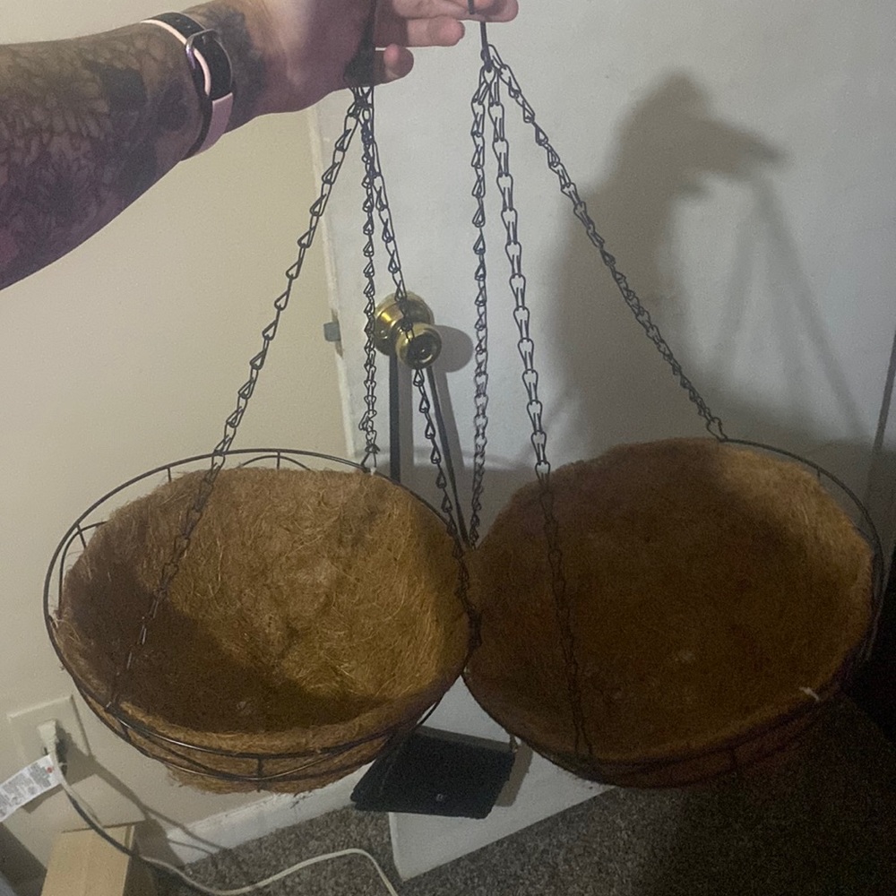 2 brand new never used hanging planters